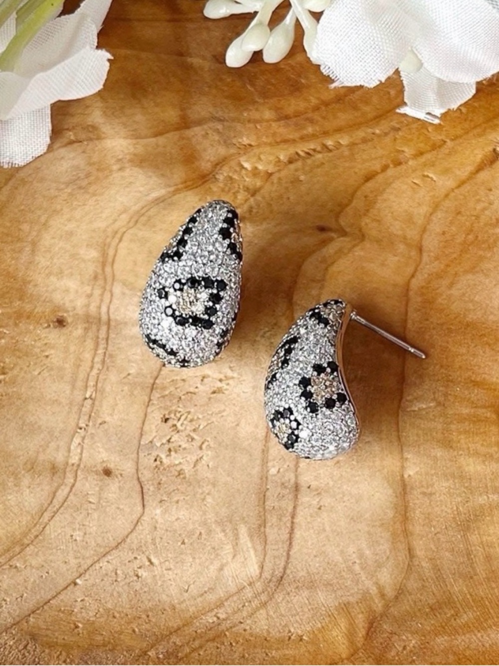 ✨LIMITED EDITION! ✨ Park Lane NEW MARCH ✨ PREMIUM Sparkle Box LEO earrings only!